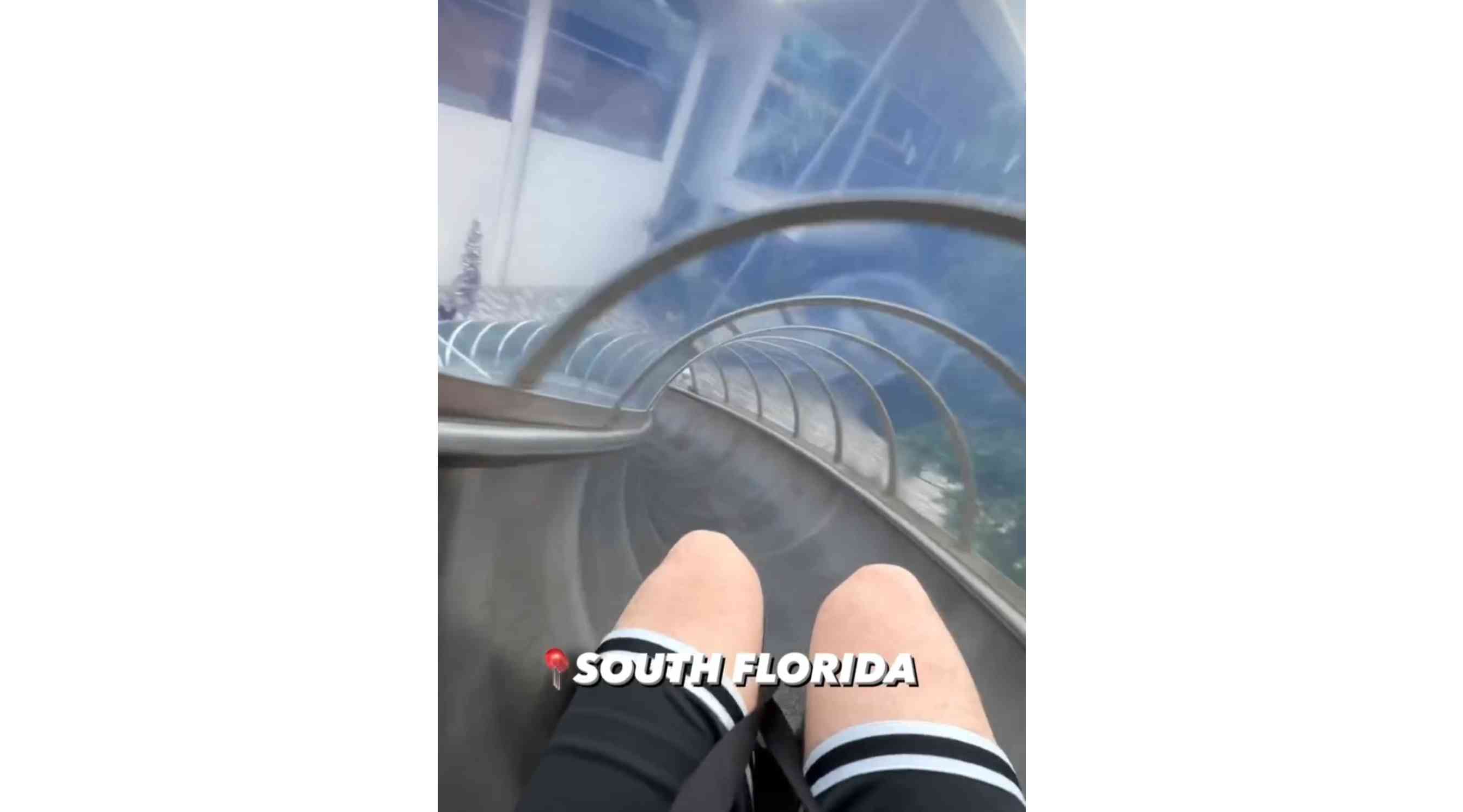 Aventura Mall Slide Tower, Next to apple