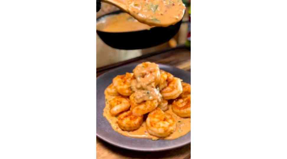 The BUTTER GARLIC SHRIMP tastes infinite.