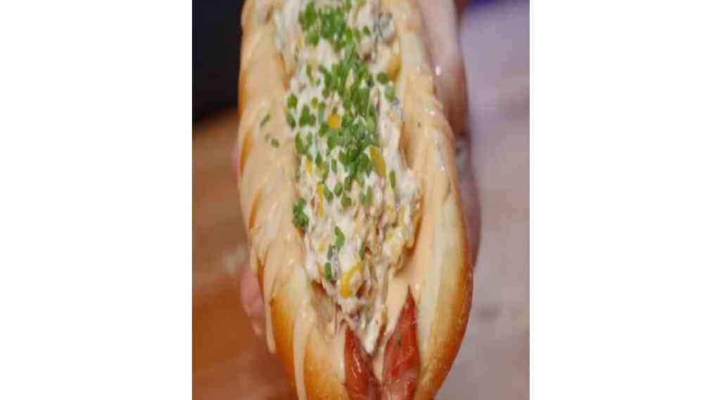Elote Hot Dog.