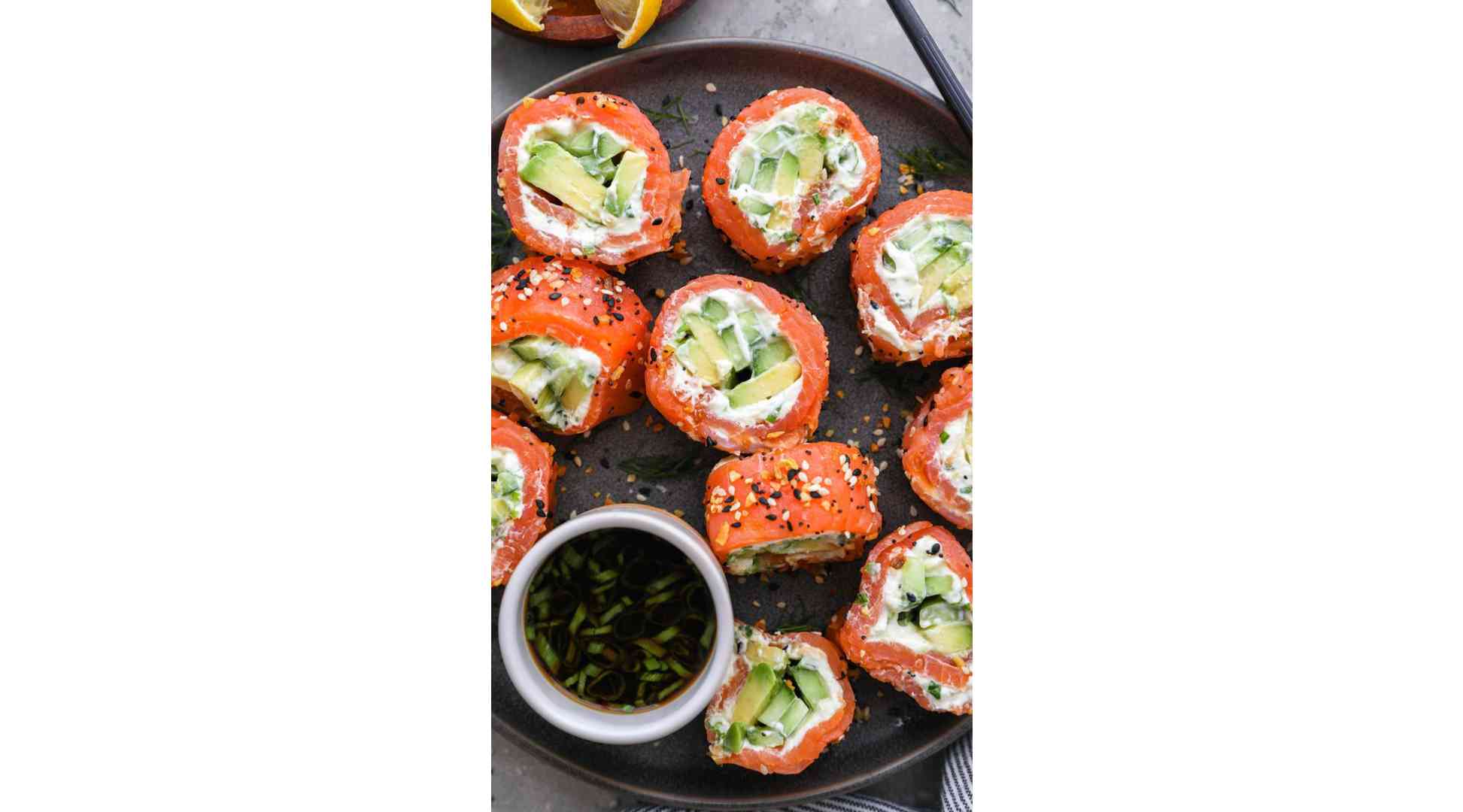 SMOKED SALMON ROLL 