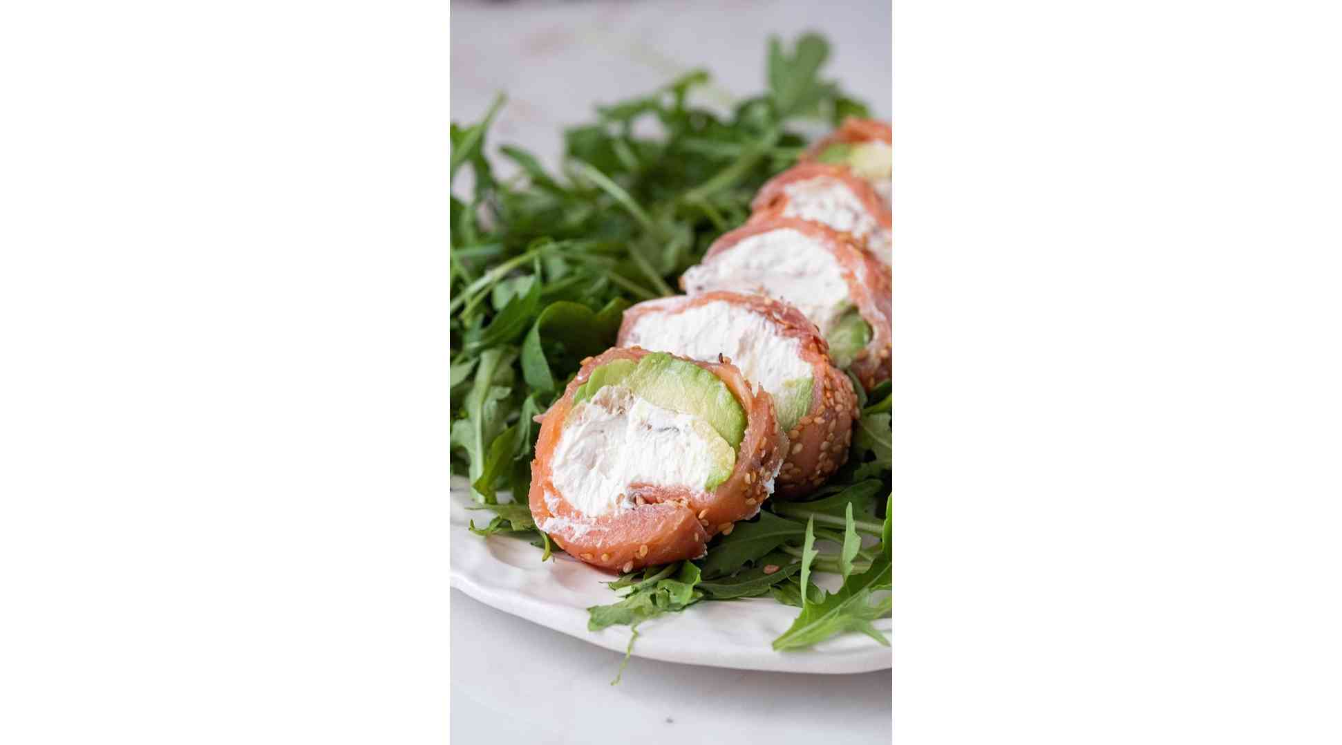Smoke Salmon Roll 