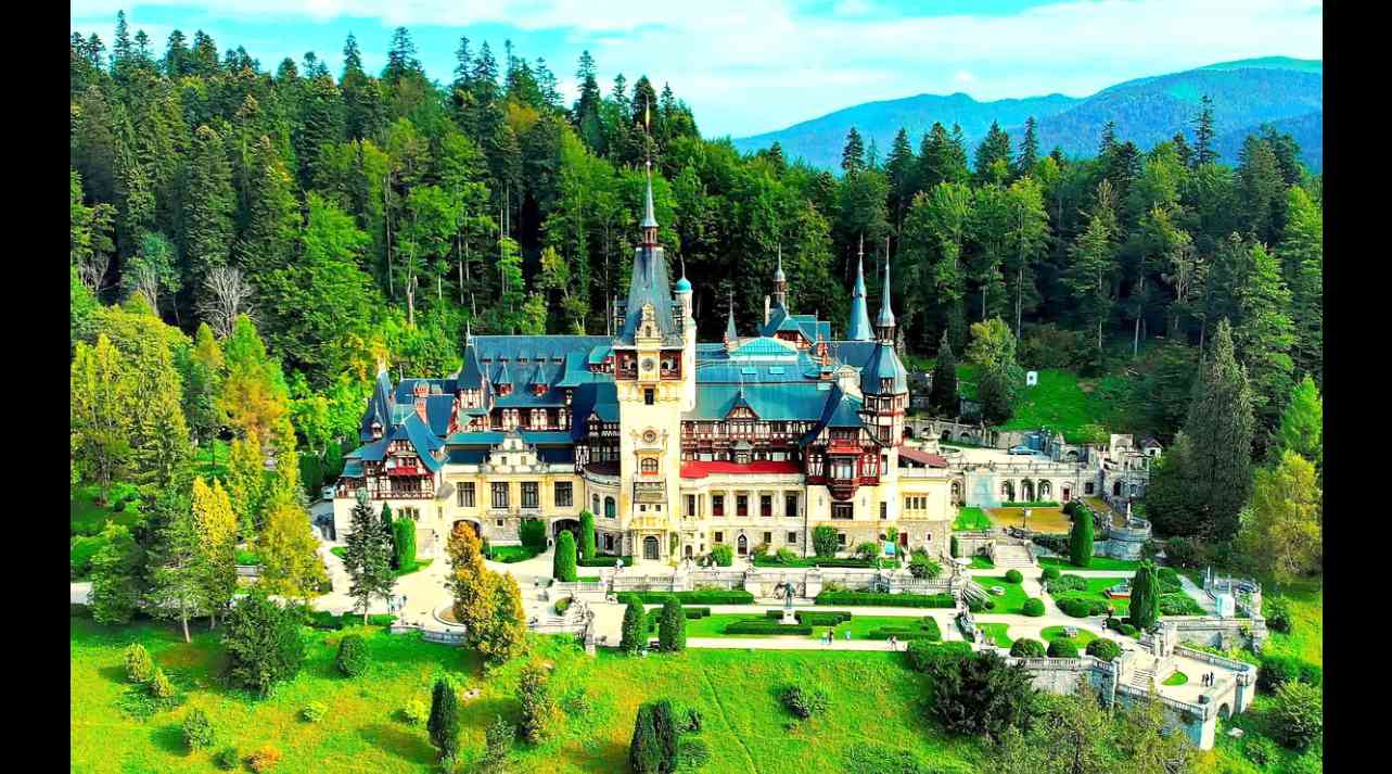 Peles Royal Castle in Sinaia - Romania. History, access, visitor info.