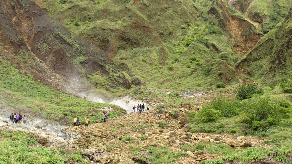 Dominica's Boiling Lake - The Lake, the Hike, the Trail. In-depth information about the Boiling Lake | a virtual Dominica