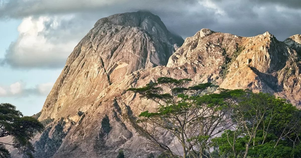 On Malawi's top hikes, discover roaring waterfalls and bathing elephants