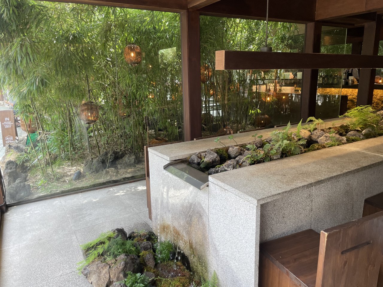 [Coffee Klatch] Step into hidden leafy haven in Ikseon-dong