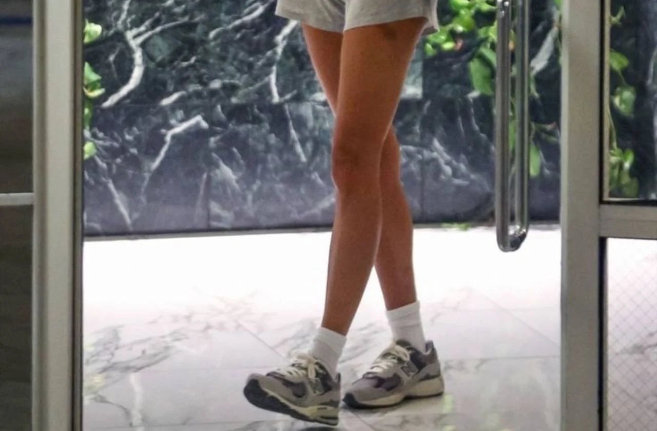 13 Best Women's Walking Shoes For Europe: Cute & Comfy