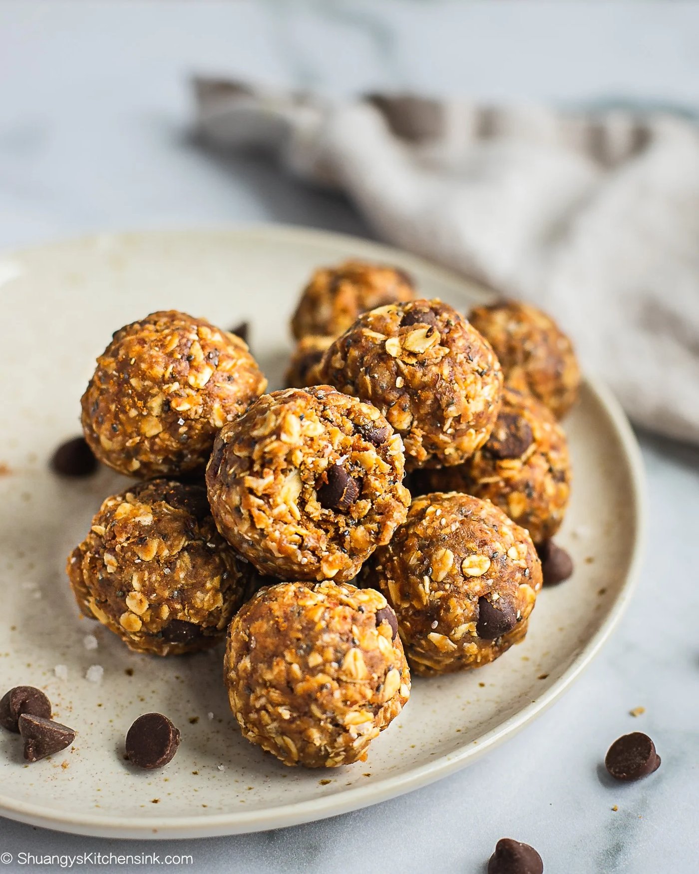 Peanut Butter Oatmeal Balls {4 Ingredients} Shuangy's Kitchensink