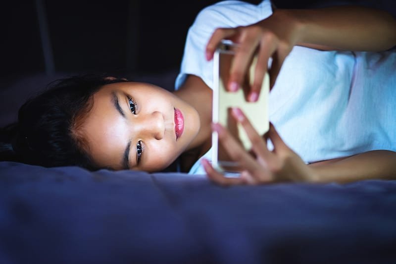 How Blue Light Affects Kids' Sleep