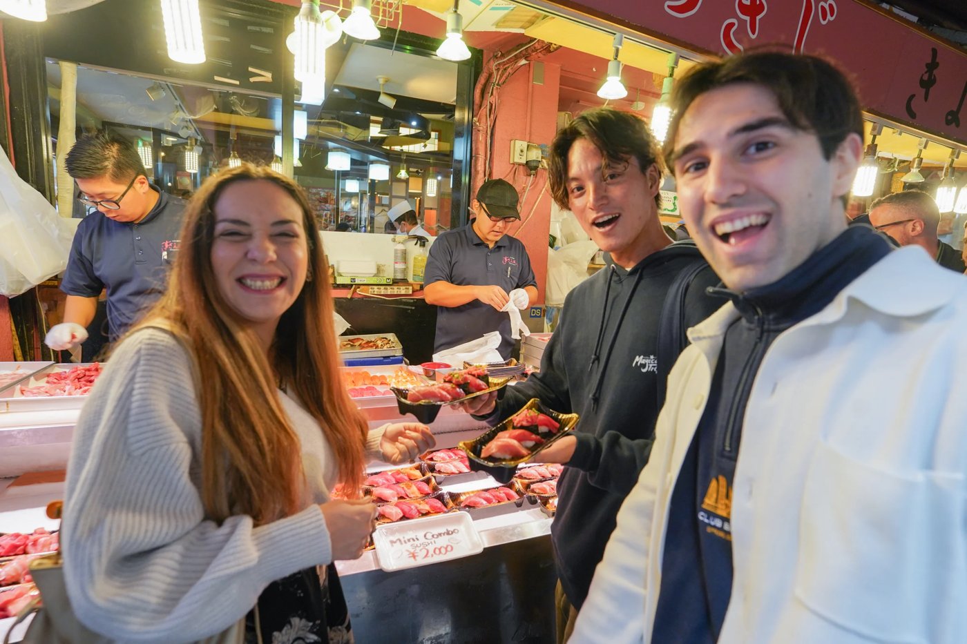 Tsukiji Fish Market Tour : Behind the Scenes & 10 Seafood Tastings
