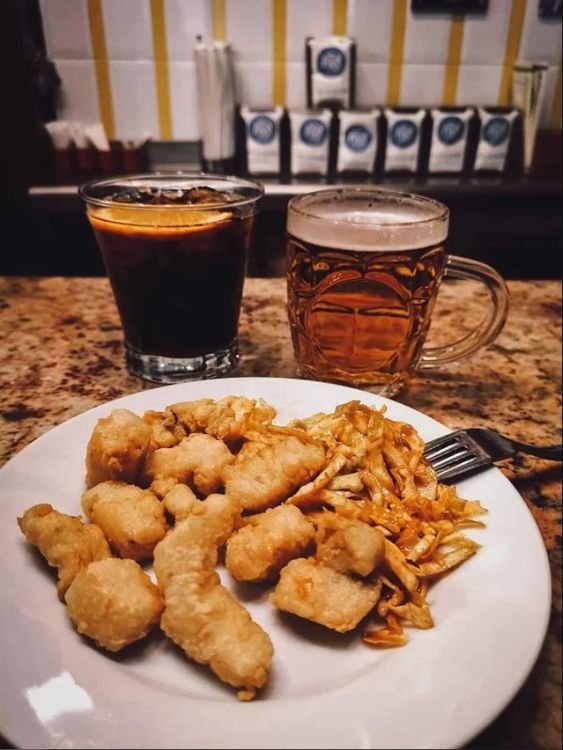 Essential tips and bars to get the best free tapas in Granada - South Tours