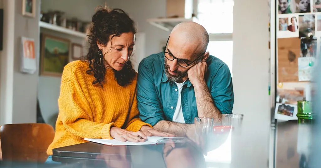 Living Debt Free: How to Pay Off Debt | Mutual of Omaha