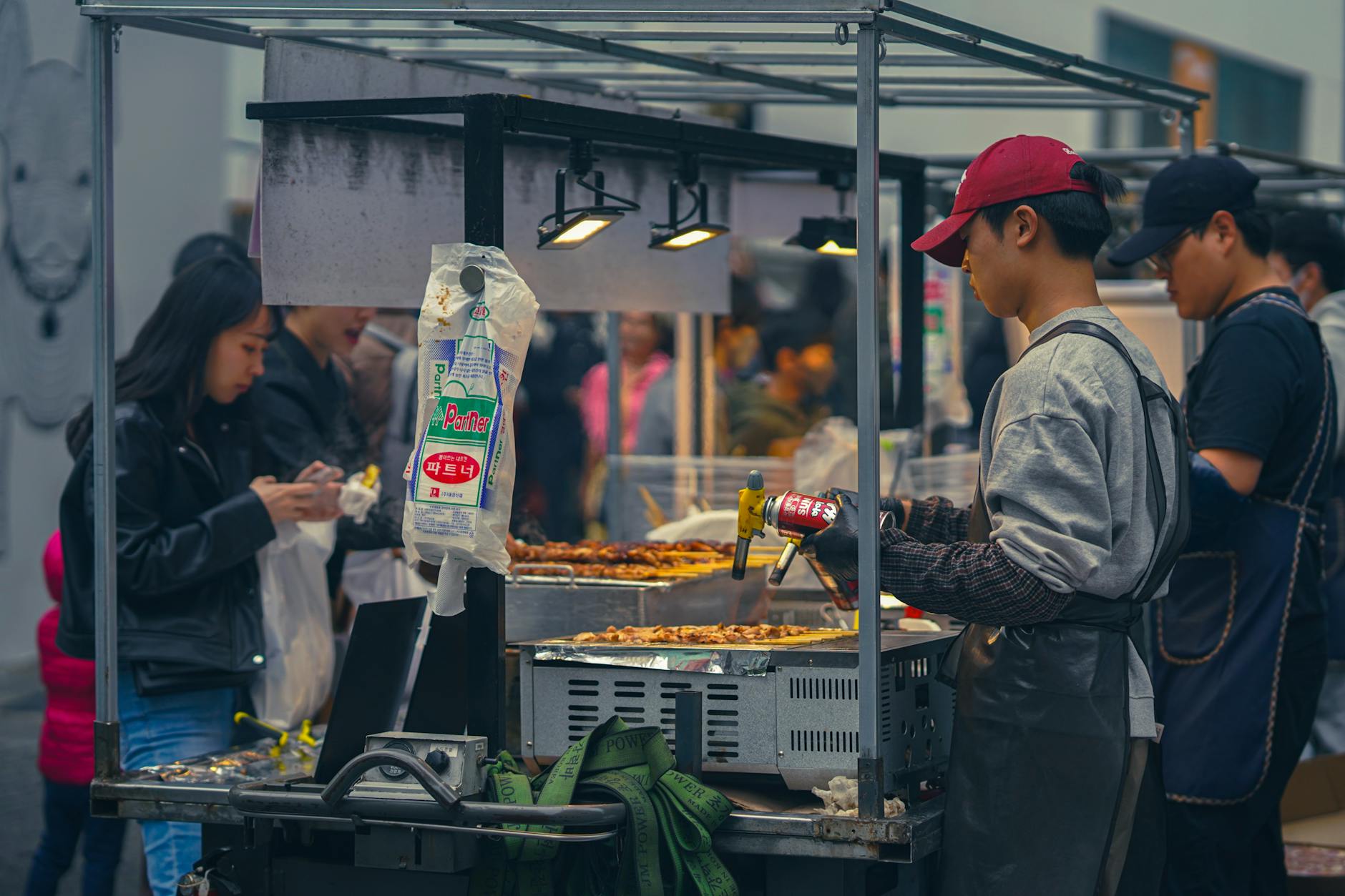 Seoul Street Food Guide: 25 Must-Try Snacks & Where to Find Them