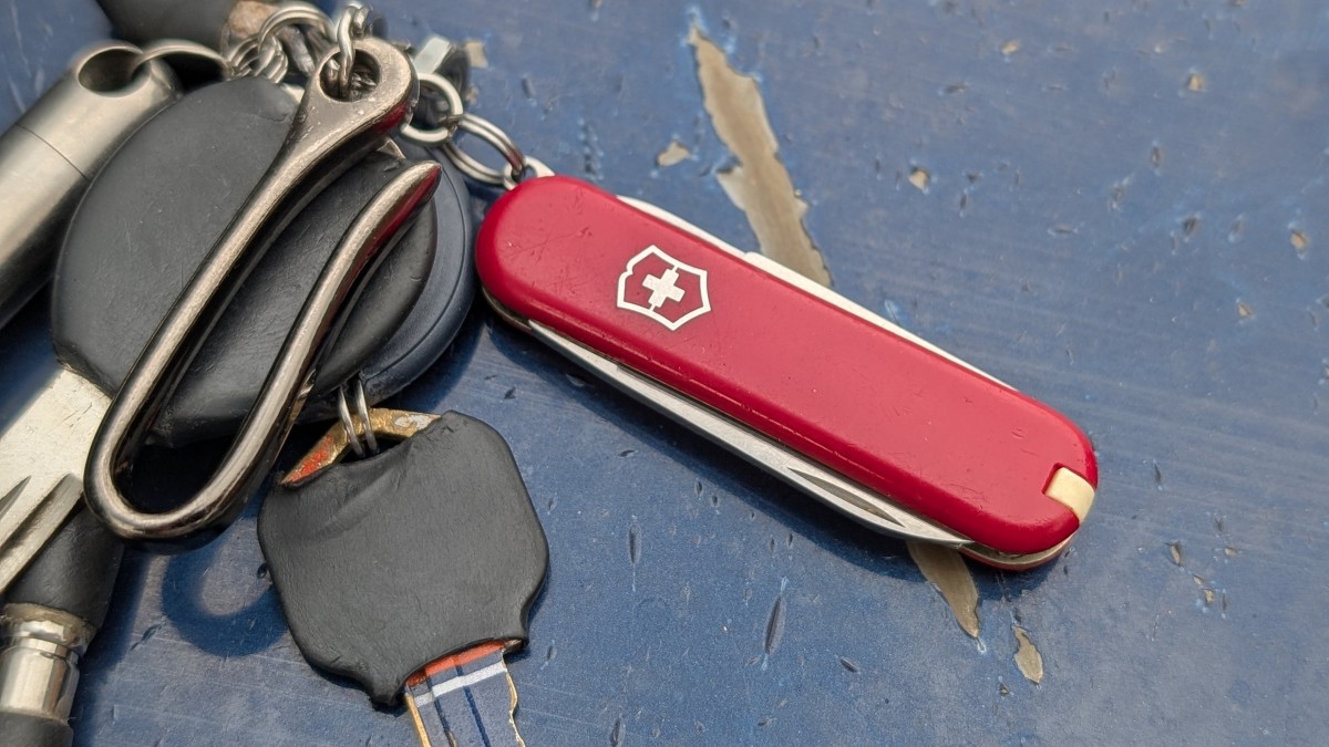 Victorinox Classic SD Swiss Army Review