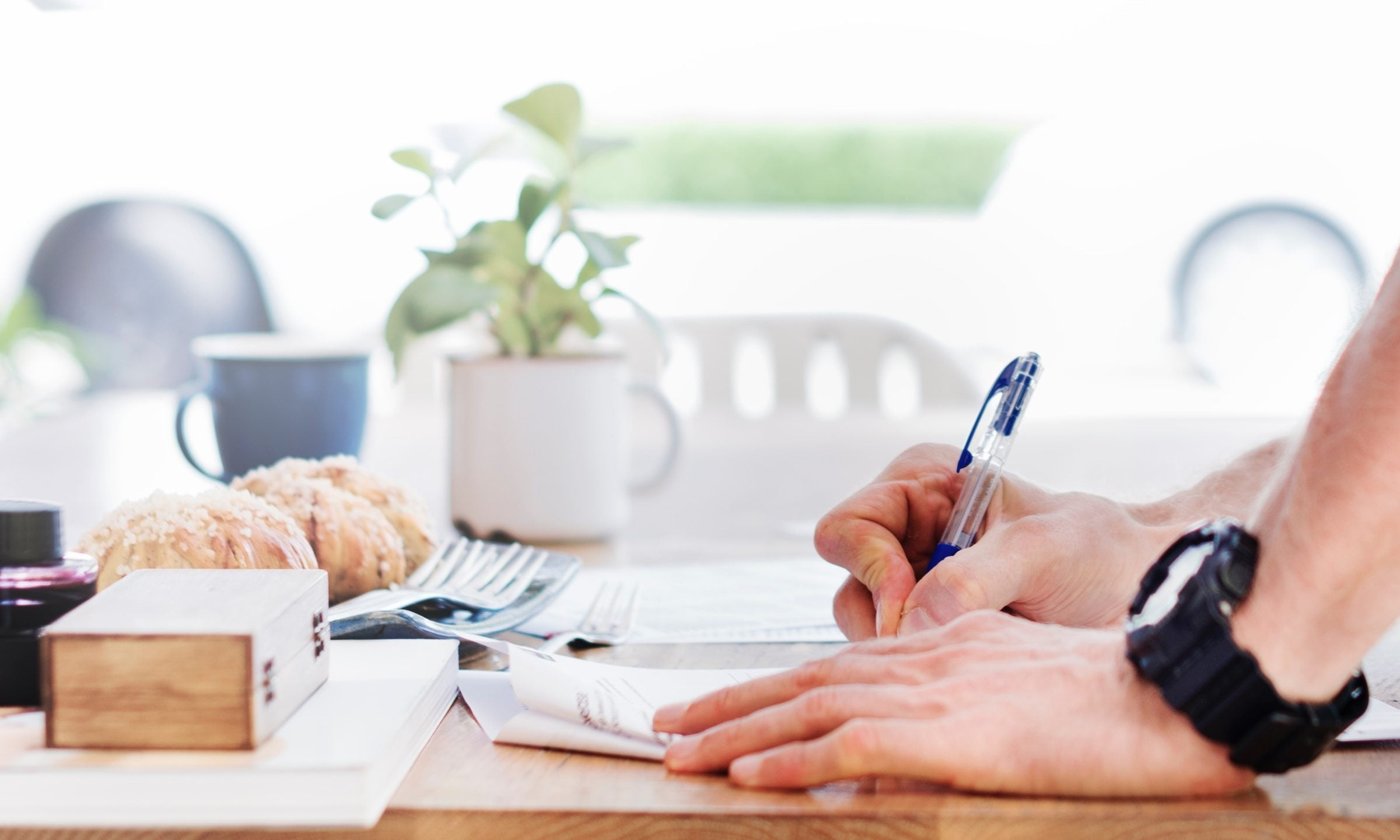 How to Track Your Monthly Expenses: 8 Tips to Try