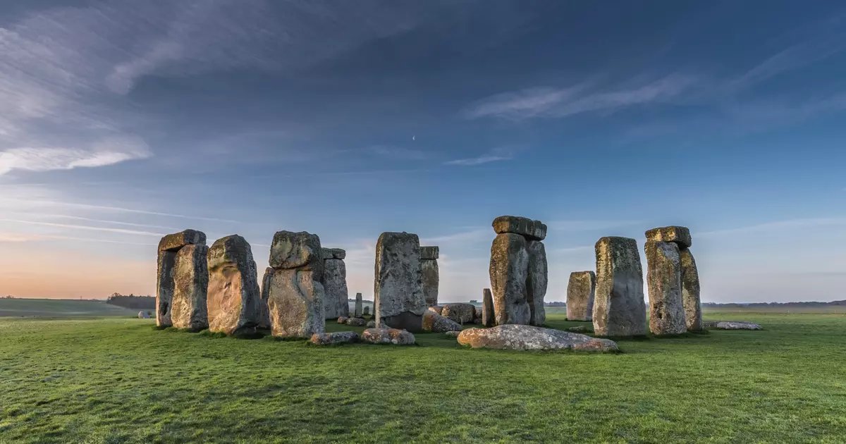 Stonehenge travel