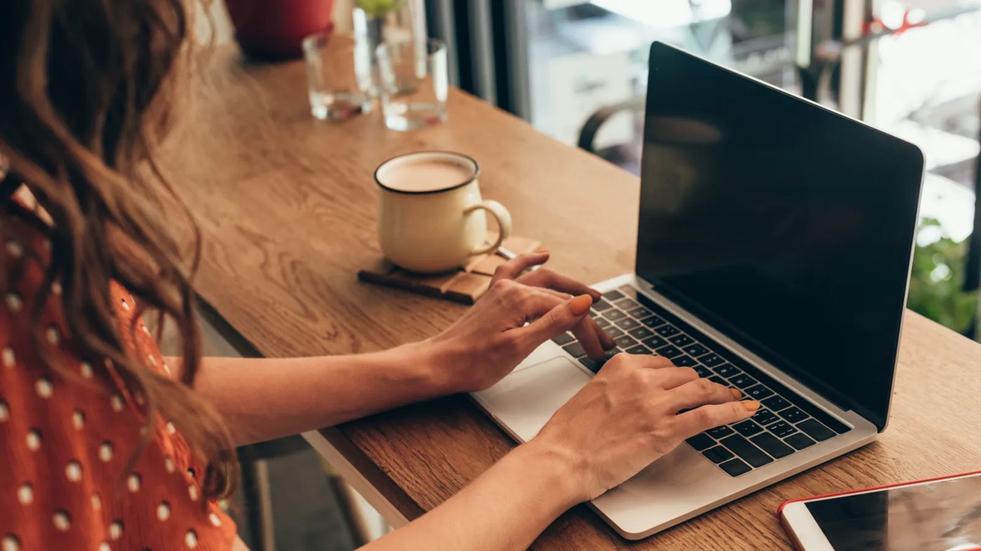 RS Recommends: How Laptop Privacy Screens Help Protect Your Personal Information